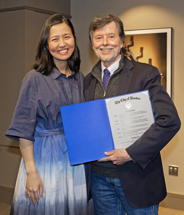 Ken Burns Previews His Latest Film ‘The American Revolution’ at Symphony Hall