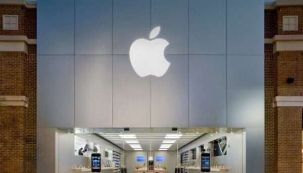 Trump’s Threatened Tariffs on iPhones Create Uncertainty for Apple