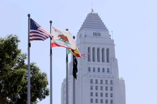 L.A. Councilman Proposes Contingency Plan for Hotel and Airport Workers’ Wage Increase Amid Referendum Threat