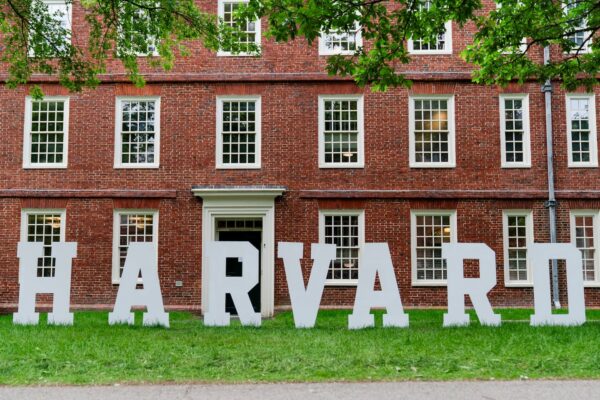 Harvard’s MA5 Course Sparks Controversy Over Academic Rigor Amid Political Debate