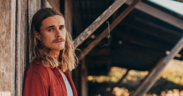 Newcastle Musician Austin Mackay Detained at LAX Before CMA Fest Performance