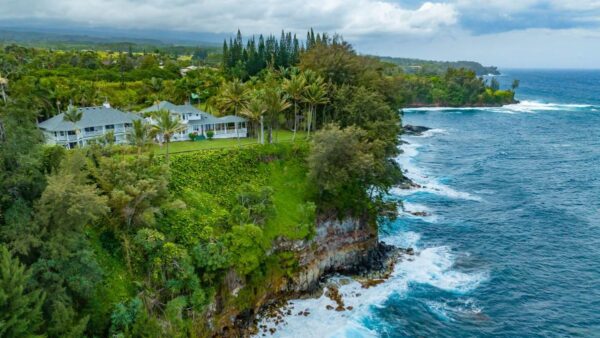 Hamakua Hotel Offers Luxurious Accommodations and Culinary Excellence on Hawaii’s Eastern Coast