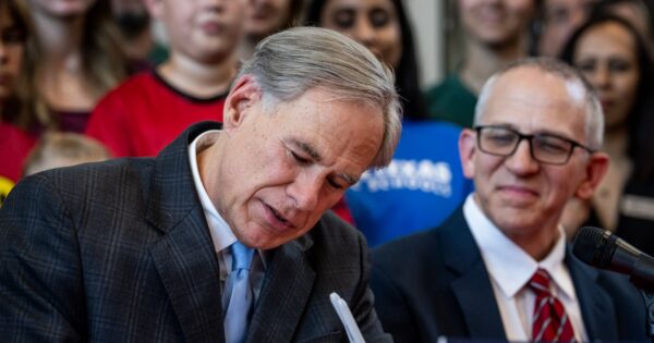 Political Dynamics in Texas: A Convergence of Issues and Voter Sentiment
