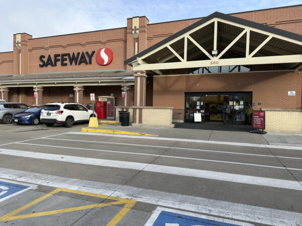 Safeway Union Workers in Colorado Launch Strike Over Wage and Staffing Issues