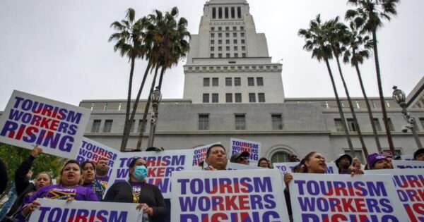 Los Angeles Union Proposes Minimum Wage Increase Amid Industry Backlash