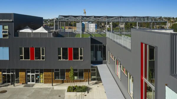 Giddens School and Lake Washington Girls Middle School: Innovative Educational Campus in Seattle