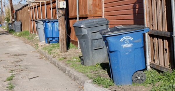 Dallas Sanitation Department Proposes Ending Alleyway Trash Collection for 30,000 Customers