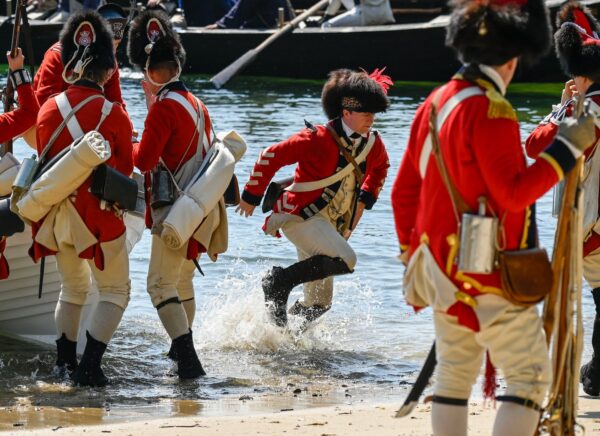Thousands Gather for Bunker Hill Battle Reenactment at Stage Fort Park