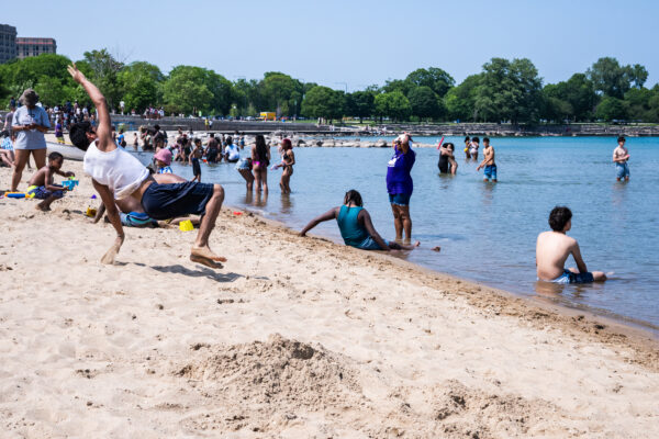 Chicago Faces Record High Temperatures Amid Heat Dome Conditions