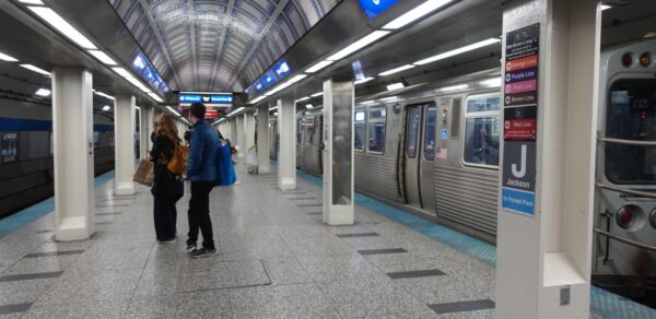Illinois Transit Faces Urgent Budget Crisis, Calls for Reforms Amid Governance Challenges