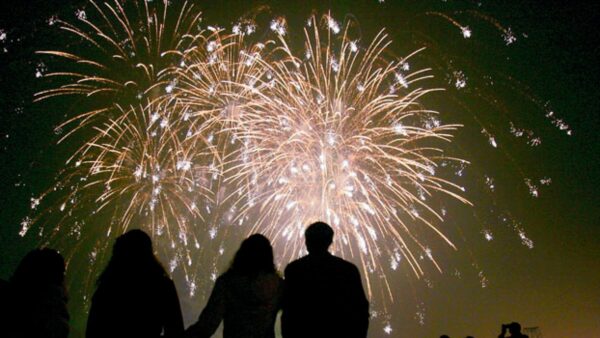 Fireworks Displays Scheduled Across Chicago Area for Fourth of July