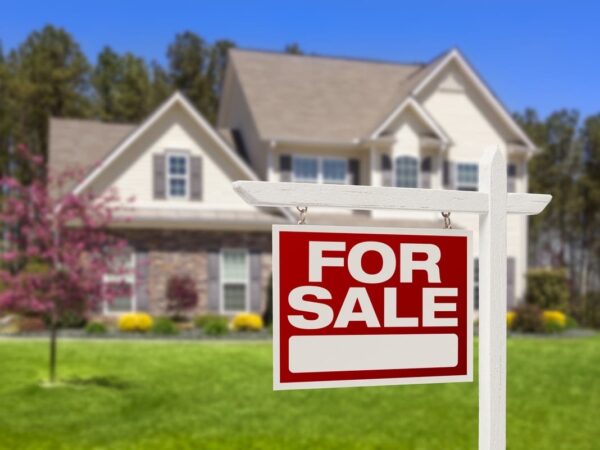 U.S. Home-Sale Prices Hit Record High Amid Changing Market Conditions