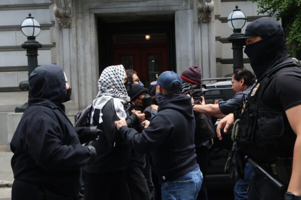Protesters Shut Down ICE Headquarters in San Francisco Over Immigrant Detentions