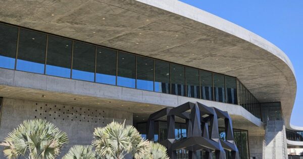 LACMA’s New Brutalist Building: A Mixed Reaction Amidst Architectural Ambitions