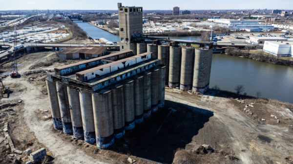Community Advocates Rally to Preserve Damen Silos Amid Demolition Threat