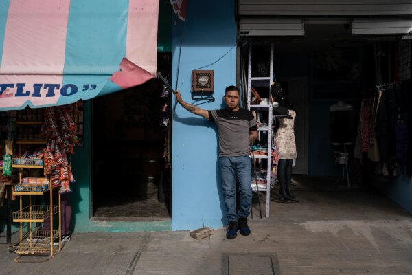 Federal Agents Target Immigrants in Los Angeles: A Look into Raids and Detention Experiences