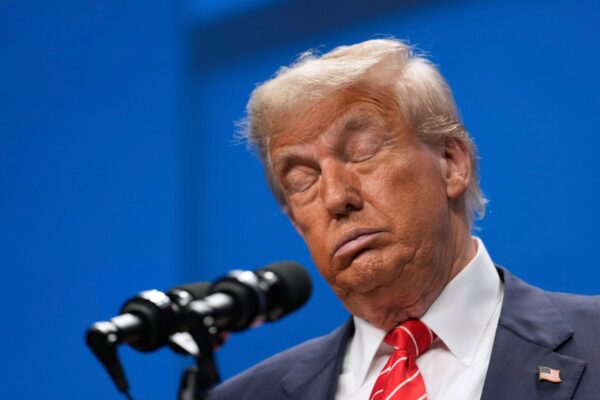 Psychologist Warns of Cognitive Decline in President Trump, Predicts Absurdities at the White House