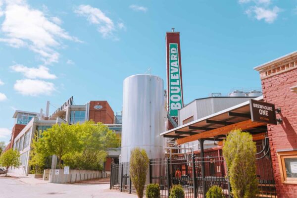 Exploring America’s Vibrant Brewery Culture: A Journey Through Regional Brews