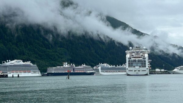 Exploring the Best Alaska Cruise Lines for 2025/26