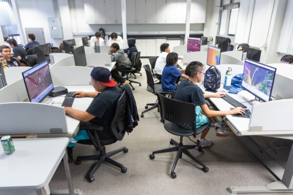 Cal State LA Celebrates 200 Graduates of Verizon Innovative Learning STEM Achievers Program