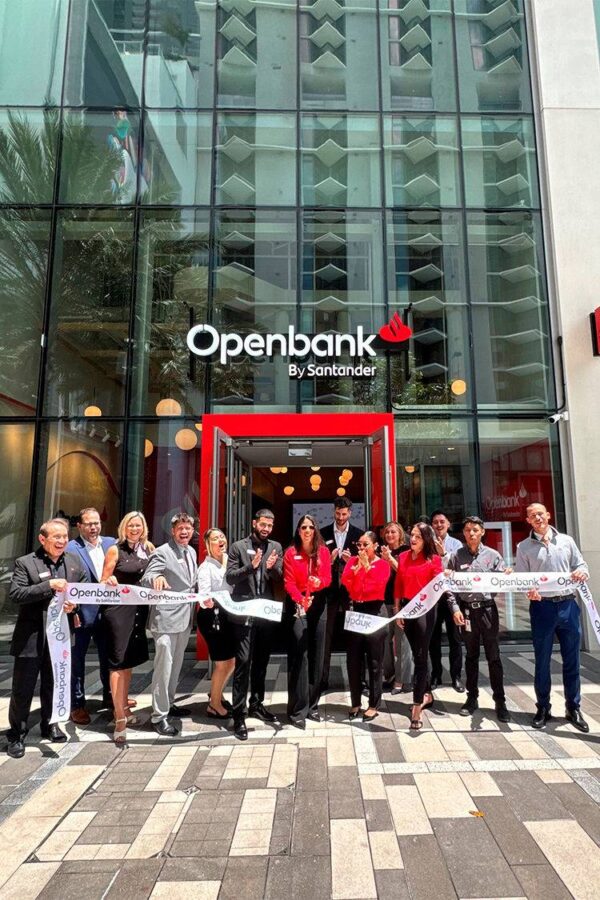 Santander Unveils Its First Openbank Location in the United States at Miami Worldcenter