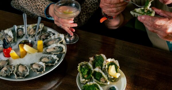 Oyster Champions Crowned at Lillie Coit’s Late-Night Happy Hour