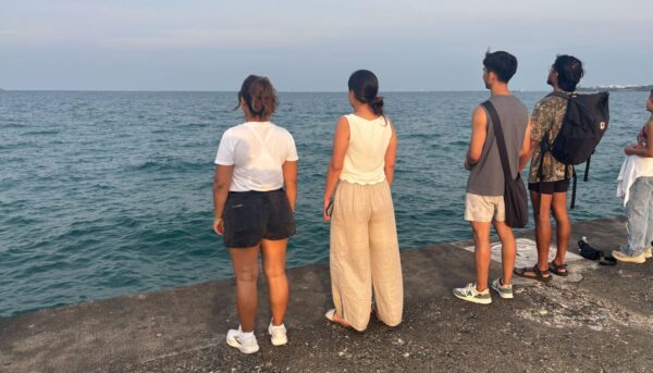 Scream Club Chicago: A Unique Emotional Release Ritual at North Avenue Beach