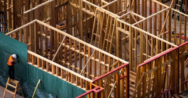 Impact of Immigration Policy Changes on Economic Growth Highlighted by Dallas Fed Analysis