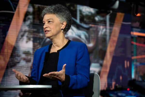 Federal Reserve Bank of Boston President Advocates for Patient Approach on Interest Rates Amid Trade Uncertainty