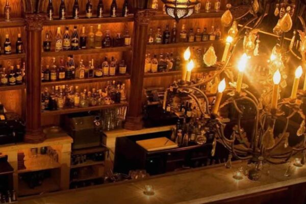 Esquire Magazine Highlights Best Bars for a Drink and a Jukebox in L.A.