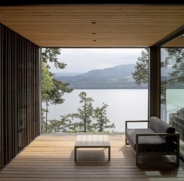 Discovery Bay House: A Harmonious Retreat in the Pacific Northwest