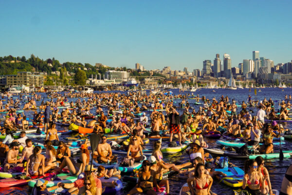 Lake Union’s Paddleboard Culture Booms Amid Community Raves and Safety Concerns