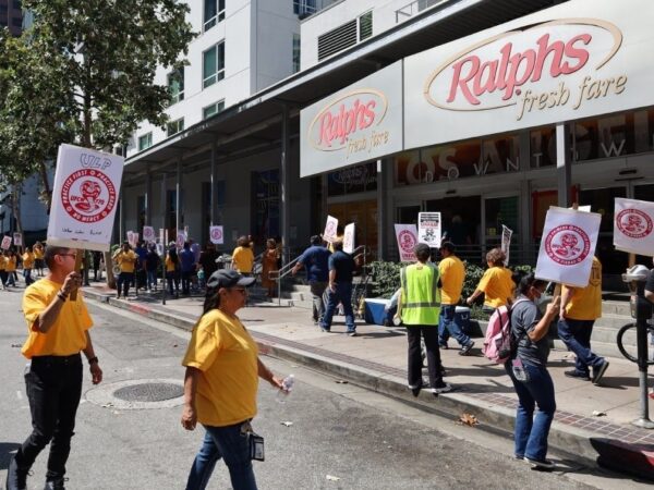 Southern California Grocery Workers Reach Tentative Deal Amid Nationwide Strikes