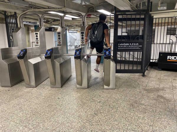 Rampant Fare Evasion Captured at Brooklyn Subway Station Despite MTA’s Efforts