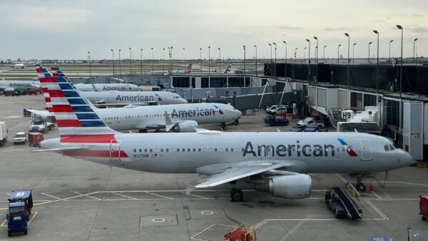 American Airlines Takes Legal Action Against City of Chicago Over Gate Allocation Dispute with United Airlines
