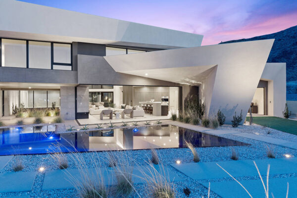 Las Vegas Custom Homebuilders Innovate Pool Designs Amid Water Conservation Regulations