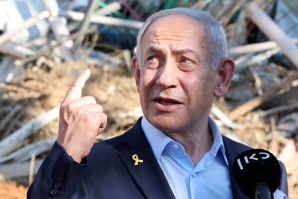 Netanyahu Travels to Washington Amid Ongoing Ceasefire Talks with Hamas