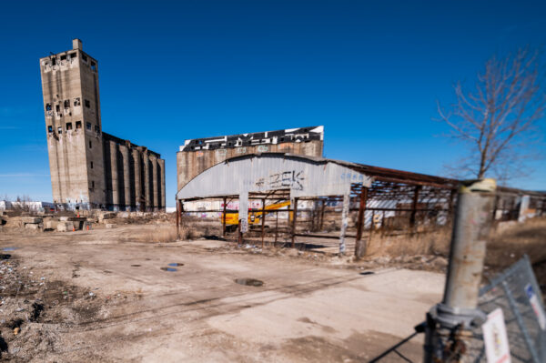 Demolition Permits Issued for Damen Silos Despite Community Opposition