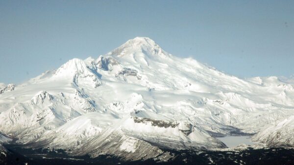 Iliamna Volcano Wiens Under Scrutiny as Eruption Risk Rises