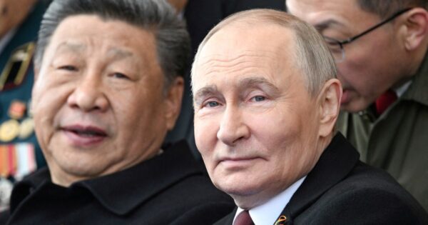 Xi Jinping Supports Peace Talks in Ukraine Crisis During Call with Putin