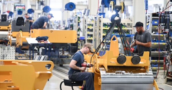 Manufacturing Job Losses Persist Amid Trump Administration Policies