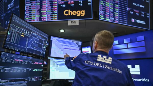 President Trump Advocates for Semiannual Earnings Reports, Sparking Debate Among Investors and Experts