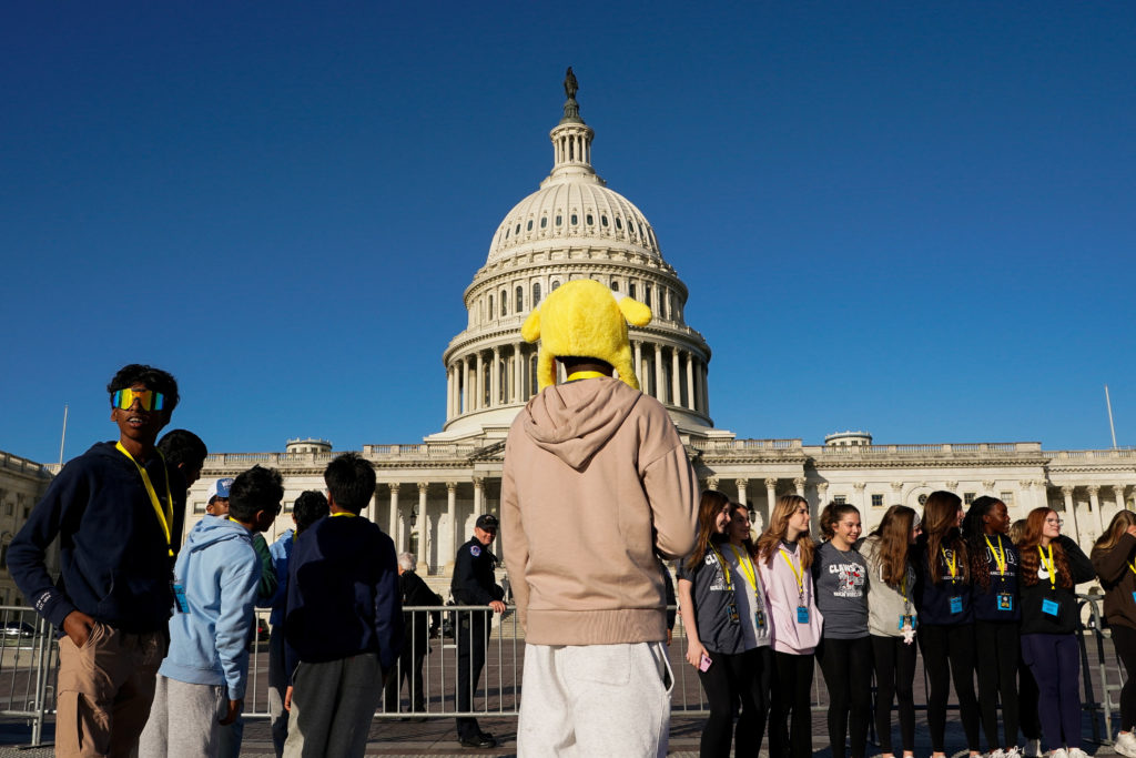Public Blame Attaches to All Sides as Government Shutdown Persists