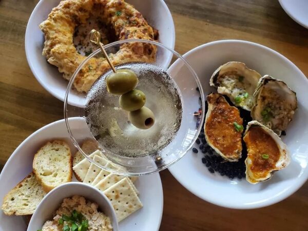 Discovering the Best Happy Hour Deals in Denver: Food, Drinks, and Discounts Galore